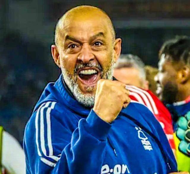 费内巴切训练课后造点机会；志在英超名次提升；更衣室稳定；临场指挥获称赞的简单介绍