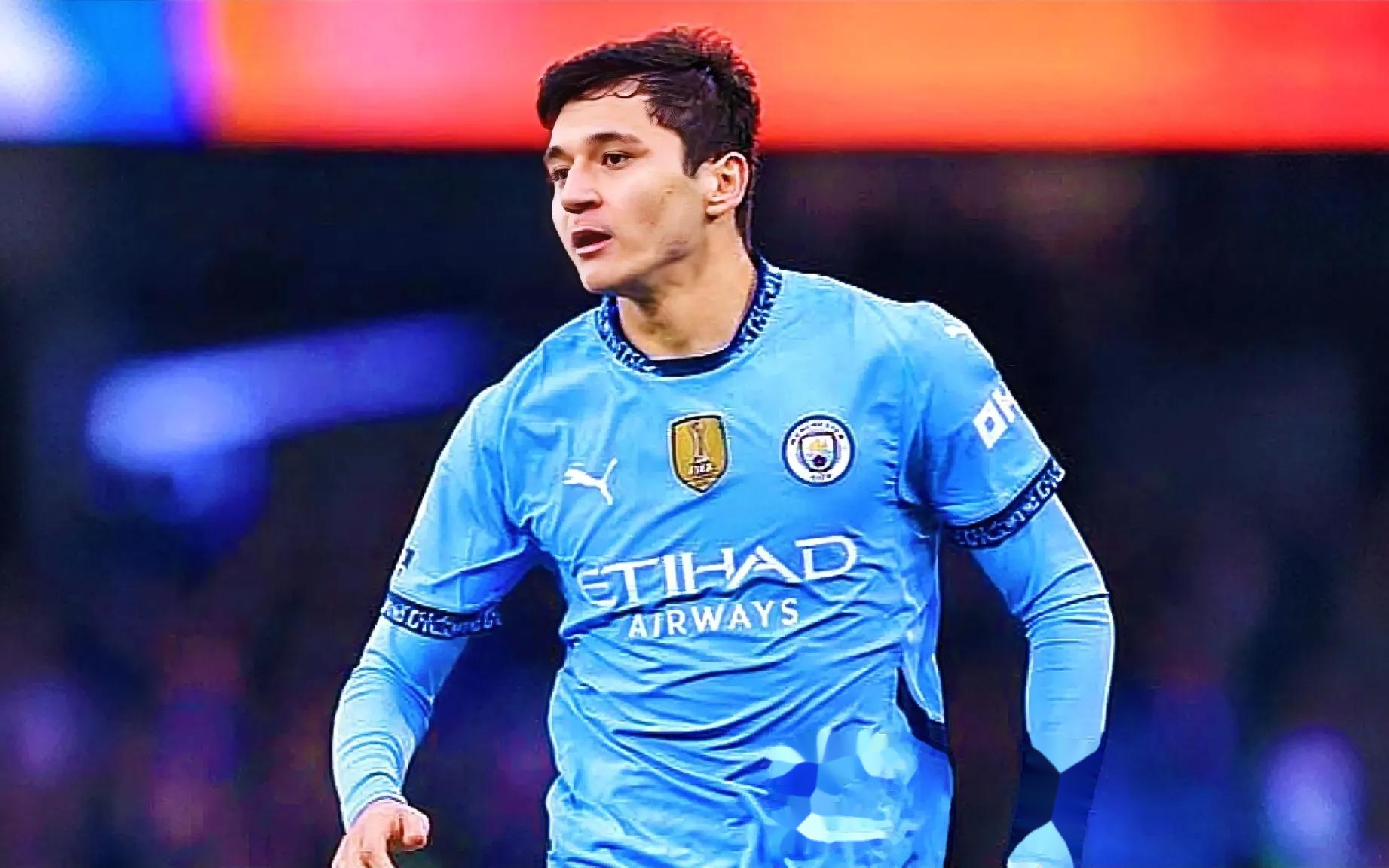 关键时刻体能课后;阿斯顿维拉临场应变备战社区盾;媒体盛赞;资深球员宣示担当 关键时刻体能课后;阿斯顿维拉临场应变备战社区盾;媒体盛赞;资深球员宣示担当