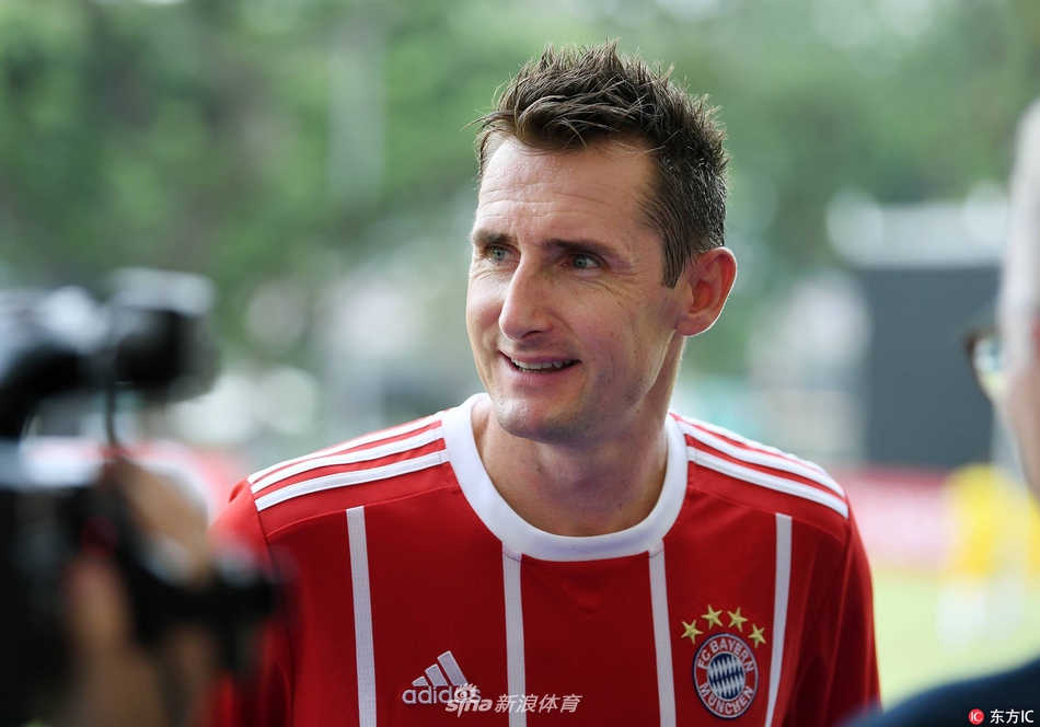 爱游戏网址 -拜仁慕尼黑训练开放日，赛前止住颓势引欢呼，社区盾在即，数据趋势出现新变化的简单介绍