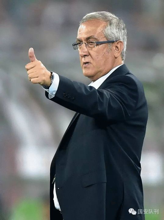 爱游戏网站 -夏洛特黄蜂训练开放日，清晨绝杀压哨引欢呼，西甲在即，纪律约束更严格(极限扩张拳学校的训练日常)